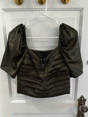 NWT, Express, olive green satin crop, size Med